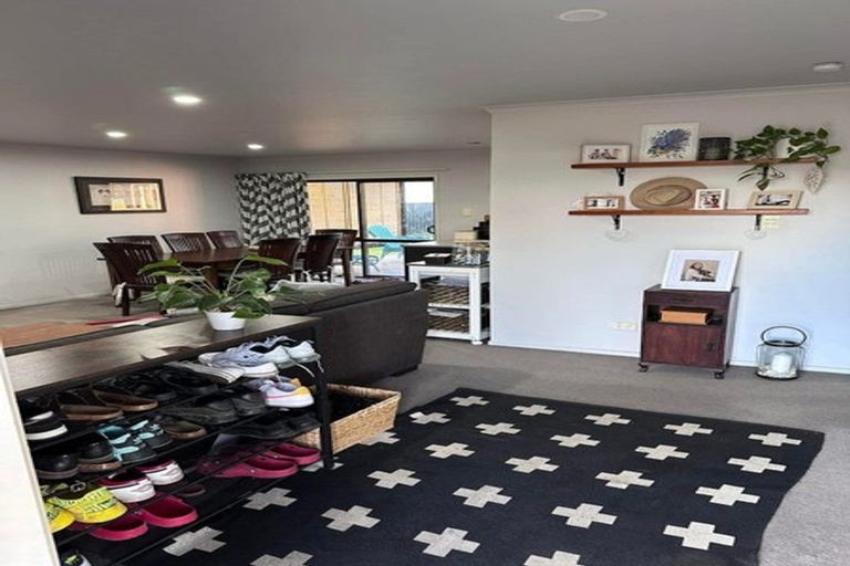 Photo of property in 23 Delta Mews Place, Clive, 4102