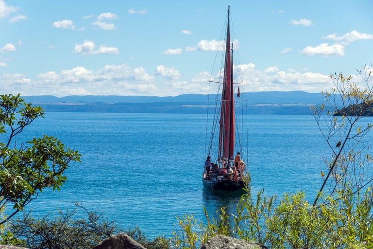 Photo of property in 44 Whakamoenga Point, Acacia Bay, Taupo, 3385