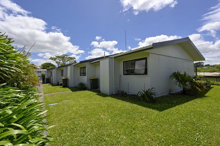 Photo of property in 1/3 Miro Street, Helensville, 0800