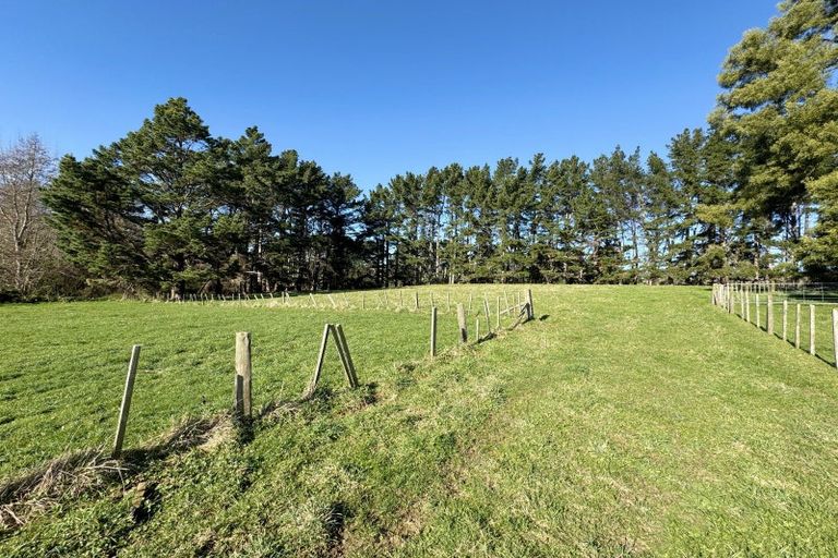 Photo of property in 82 Jacksons Road, Koputaroa, Shannon, 5575