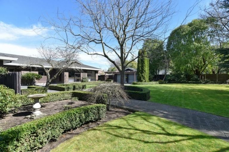 Photo of property in 361 Gardiners Road, Harewood, Christchurch, 8051