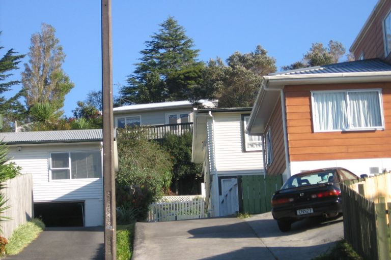 Photo of property in 2/20 Hogans Road, Glenfield, Auckland, 0629