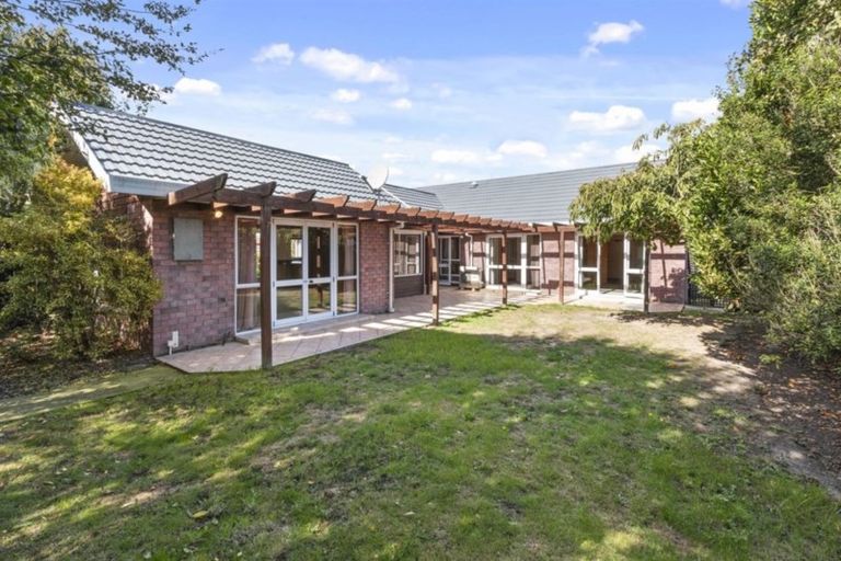 Photo of property in 33 Kirsten Place, Parklands, Christchurch, 8083