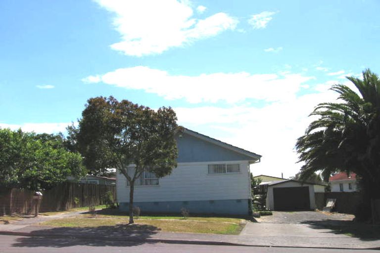 Photo of property in 1 Devonshire Road, Unsworth Heights, Auckland, 0632