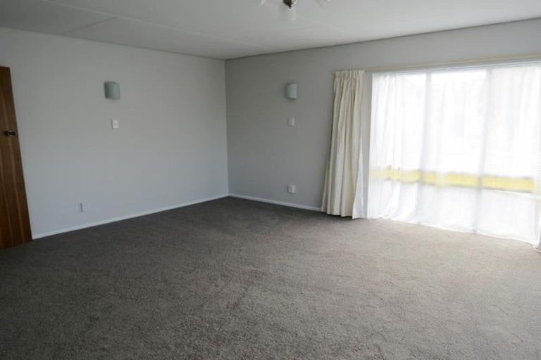 Photo of property in 1/390 Saint Aubyn, Moturoa, New Plymouth, 4310