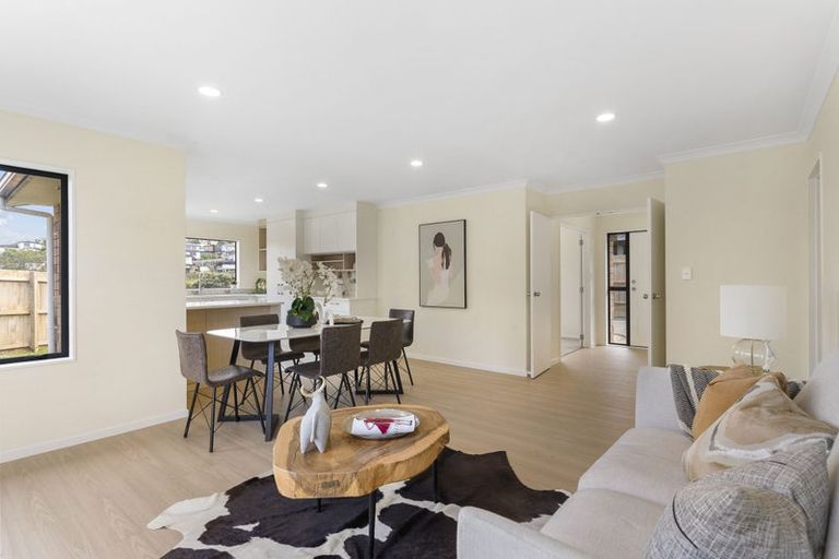 Photo of property in 10 Mediterranean Way, Goodwood Heights, Auckland, 2105