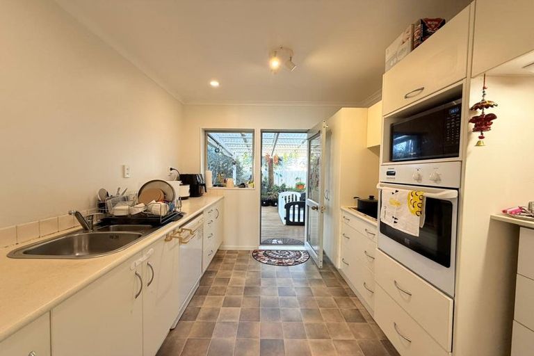 Photo of property in 3 Dunbarton Drive, Ranui, Auckland, 0612