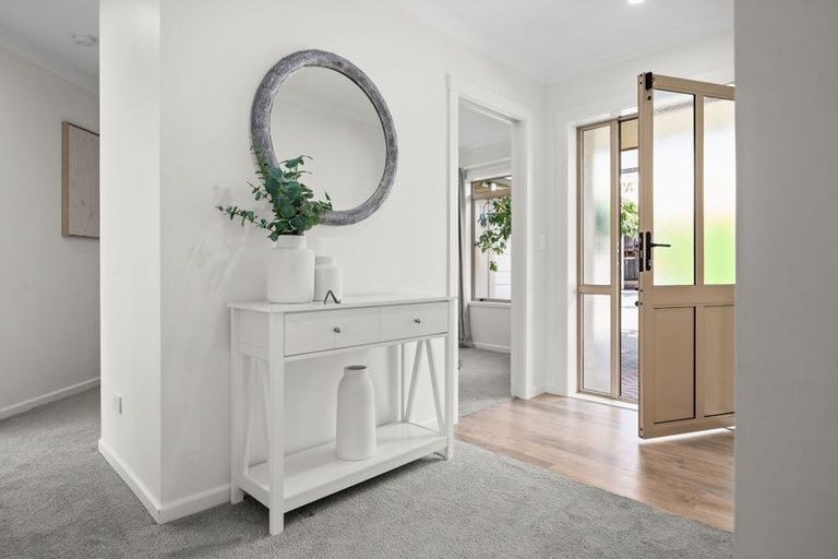 Photo of property in 122 Rototuna Road, Rototuna, Hamilton, 3210