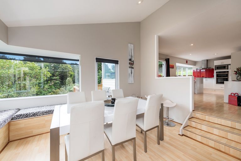 Photo of property in 23b Woodfern Crescent, Titirangi, Auckland, 0604