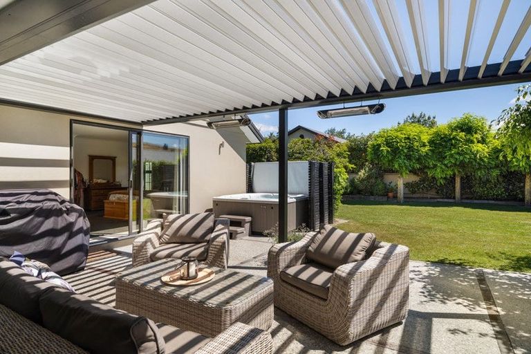 Photo of property in 11 Bridesdale Drive, Lake Hayes, Queenstown, 9304