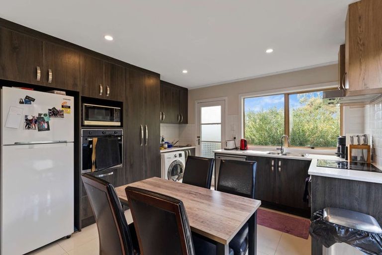 Photo of property in 2 Metcalfe Road, Henderson, Auckland, 0610