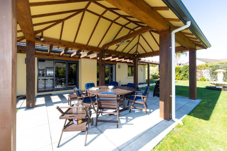 Photo of property in 12 Oak Place, Poraiti, Napier, 4112