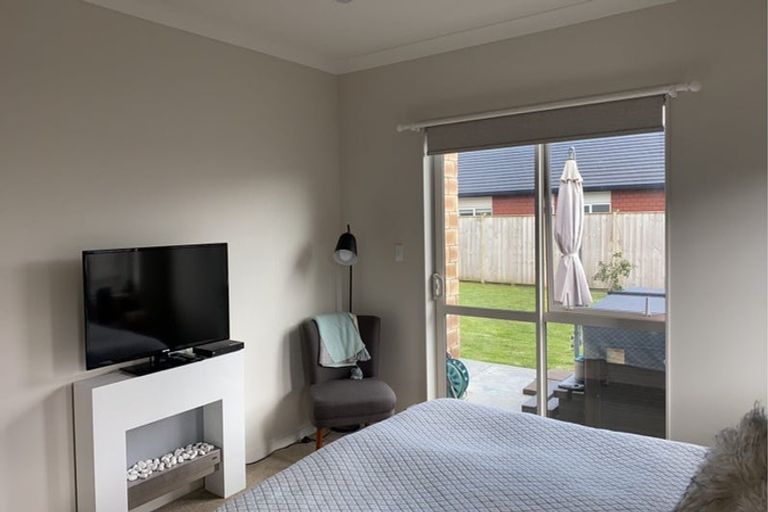 Photo of property in 18 Kauri Drive, Waiuku, 2123