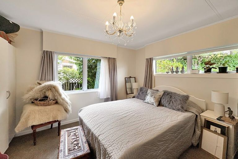 Photo of property in 2 Saint Leonard Street, Saint Johns Hill, Whanganui, 4501