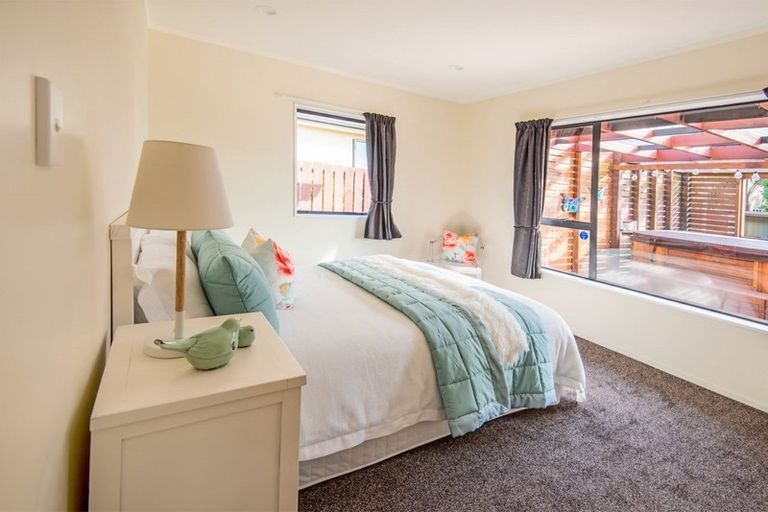 Photo of property in 36 Wairere Road, The Gardens, Auckland, 2105