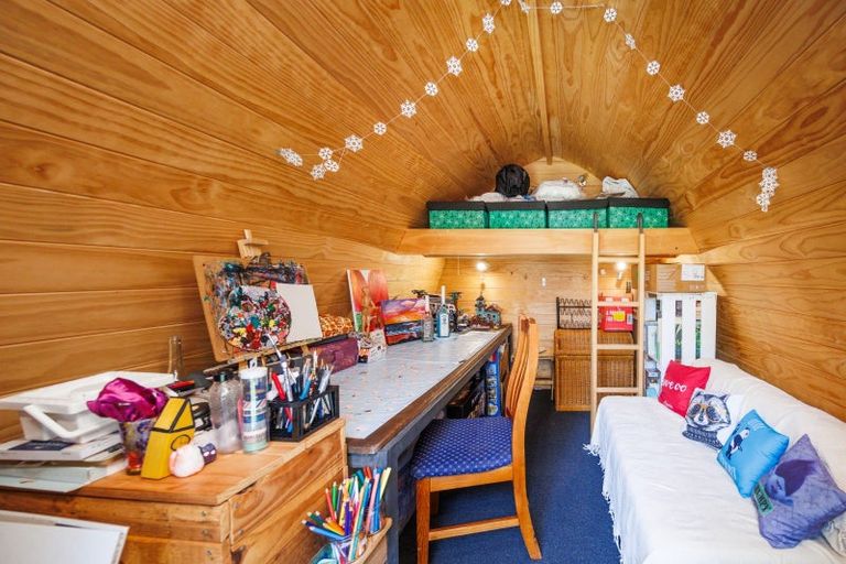 Photo of property in 1931 Parewanui Road, Parewanui, Bulls, 4894