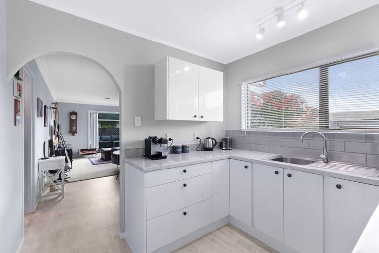 Photo of property in 2/14 Burns Street, Westown, New Plymouth, 4310