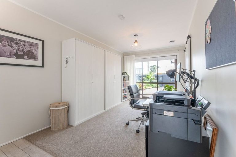 Photo of property in 2a Empire Road, Orewa, 0931