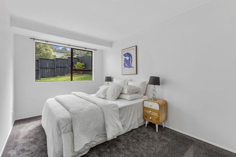 Photo of property in 1/22 Simon Ellice Drive, Bayview, Auckland, 0629