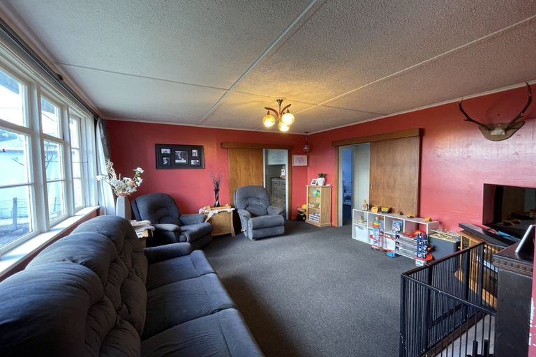 Photo of property in 17 Queen Street, Winton, 9720