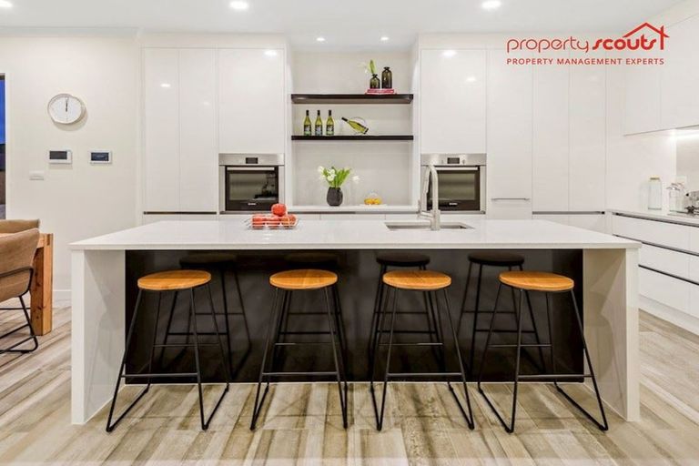 Photo of property in 19 Syd Grant Crescent, Orewa, 0931