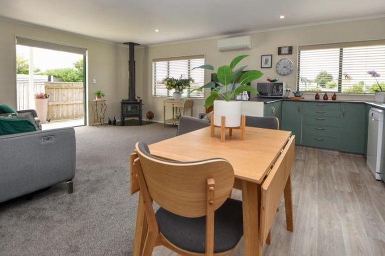 Photo of property in 19a Charles Street, Carterton, 5713