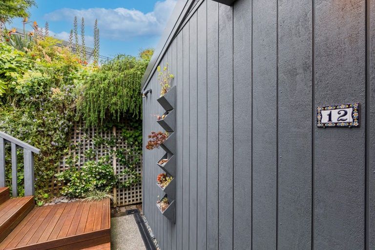 Photo of property in 12 Cobden Crescent, Bluff Hill, Napier, 4110