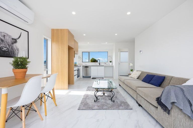 Photo of property in 298f Sunset Road, Windsor Park, Auckland, 0632