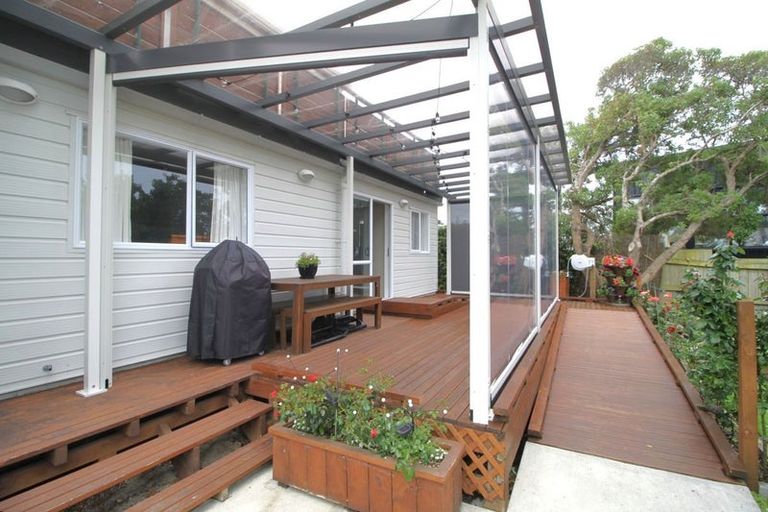 Photo of property in 3 Wright Street, Titahi Bay, Porirua, 5022