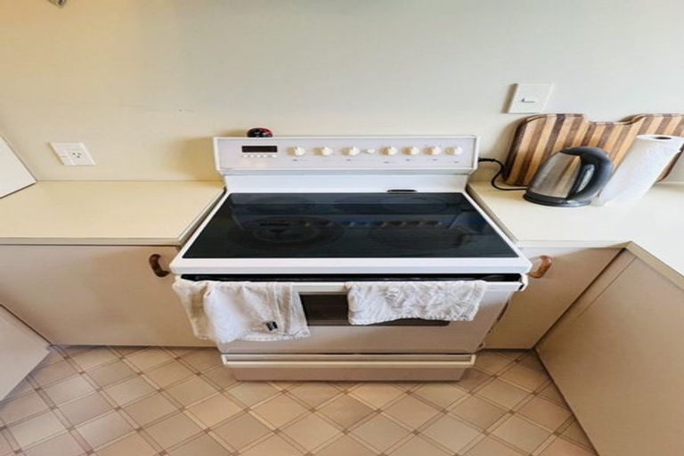 Photo of property in 3/74 West Coast Road, Glen Eden, Auckland, 0602