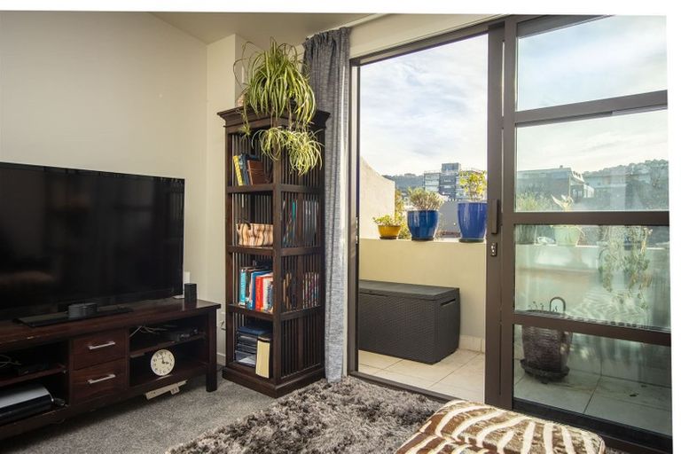 Photo of property in Mendosa Terraces Apartments, 3/9 Ebor Street, Te Aro, Wellington, 6011