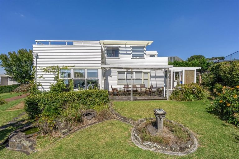 Photo of property in 9 Midway Avenue, Castor Bay, Auckland, 0620
