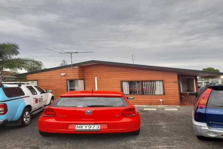 Photo of property in 2/62 Weymouth Road, Manurewa, Auckland, 2102