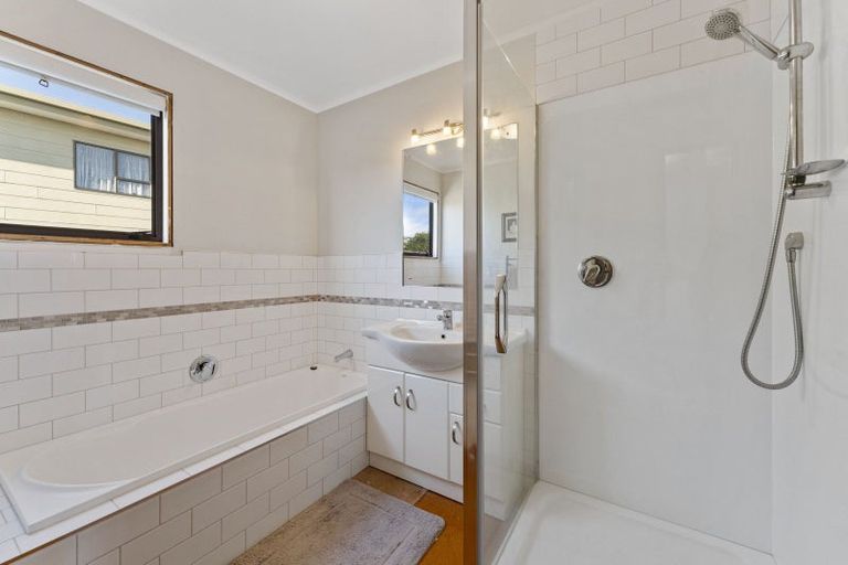 Photo of property in 25 Golders Place, Richmond Heights, Taupo, 3330