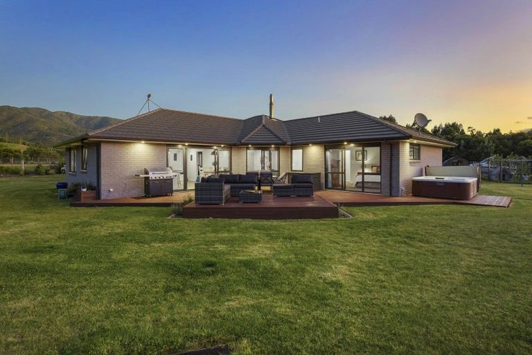 Photo of property in 229 Marchant Road, Kaitoke, Upper Hutt, 5018