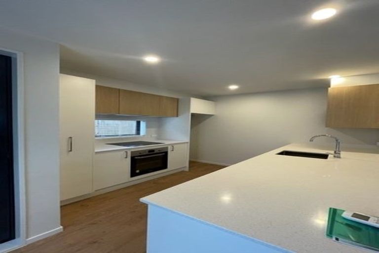 Photo of property in 2/4 Gibbon Street, Sydenham, Christchurch, 8023