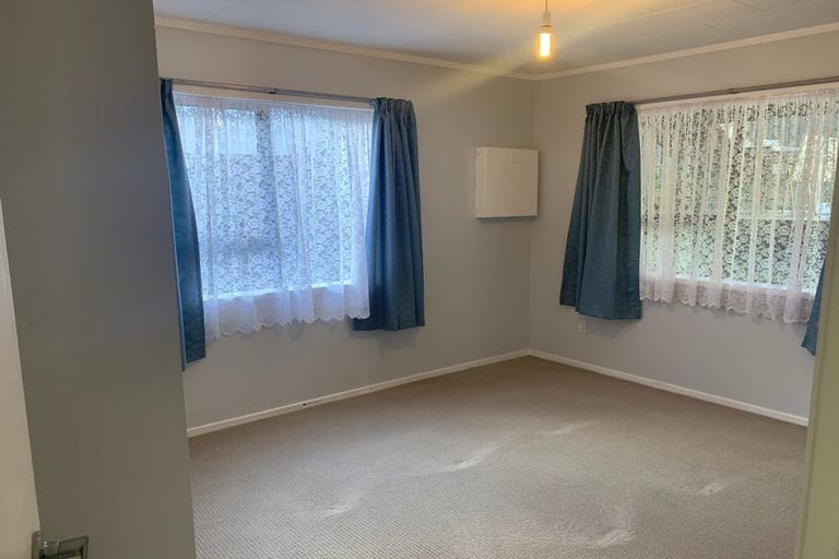 Photo of property in 34 Mappin Place, Chatswood, Auckland, 0626