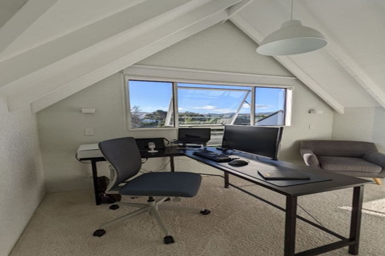 Photo of property in 24 Dominica Crescent, Grenada Village, Wellington, 6037