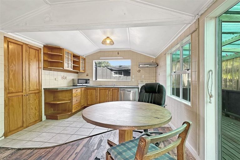 Photo of property in 1/3 Clarks Beach Road, Clarks Beach, 2122