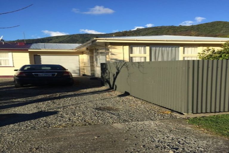 Photo of property in 30c York Street, Picton, 7220