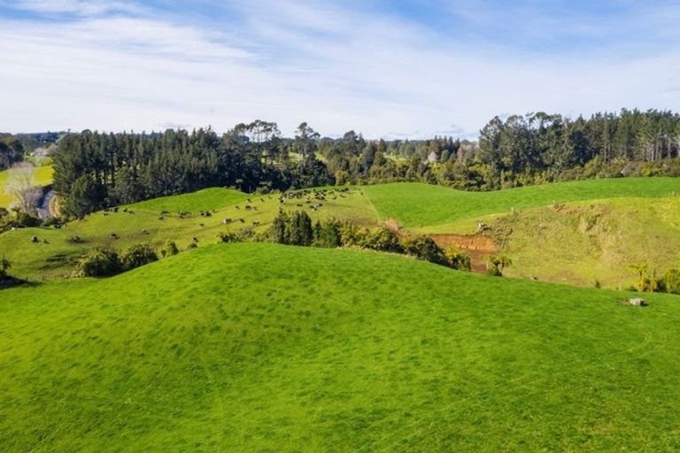 Photo of property in 869 Carrington Road, Hurworth, New Plymouth, 4371