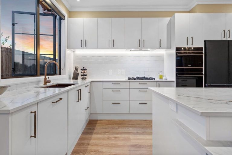 Photo of property in 166 Oriental Parade, Papamoa Beach, Papamoa, 3118