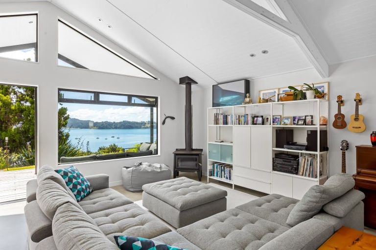 Photo of property in 28 Opahi Bay Road, Mahurangi West, Warkworth, 0983