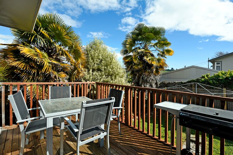 Photo of property in 1/25 Tipahi Street, Nelson South, Nelson, 7010