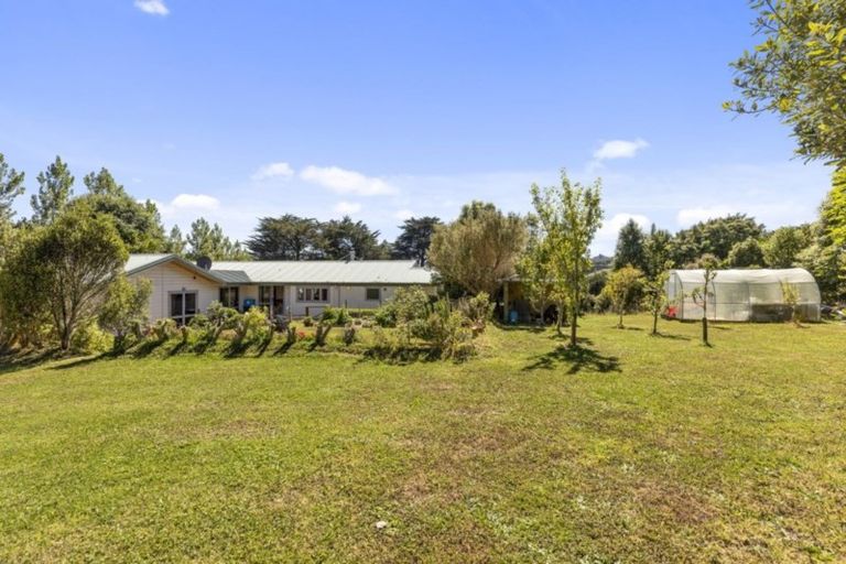 Photo of property in 49 Kakariki Way, Whitemans Valley, Upper Hutt, 5371