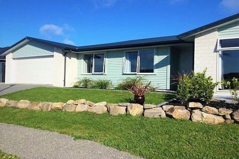 Photo of property in 80 Cassinia Close, Papamoa Beach, Papamoa, 3118