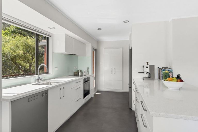 Photo of property in 32 Walter Road, Lowry Bay, Lower Hutt, 5013