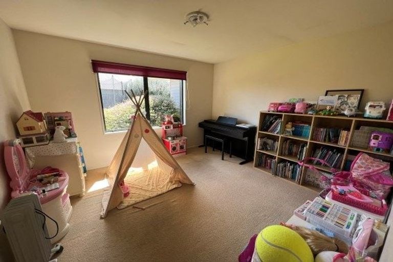 Photo of property in 17 Mosquito Place, Wigram, Christchurch, 8042