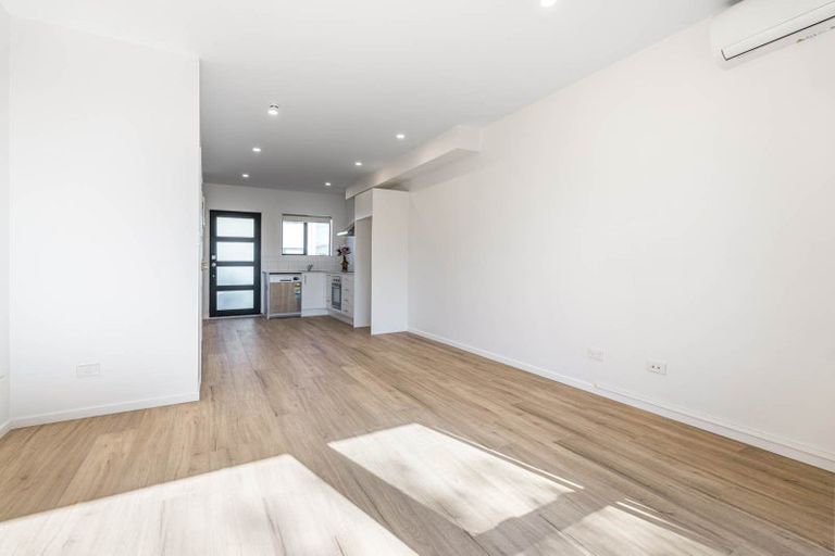 Photo of property in 13 Eileen Newey Place, Henderson, Auckland, 0612