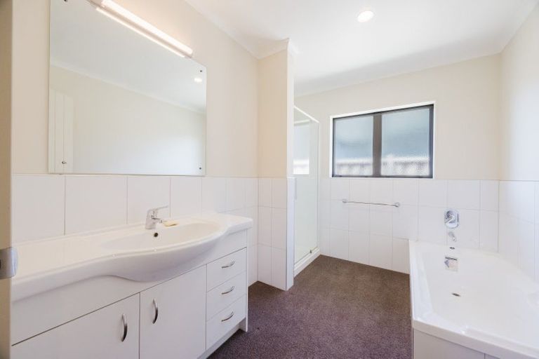 Photo of property in 22 Belgrove Place, Waipukurau, 4200